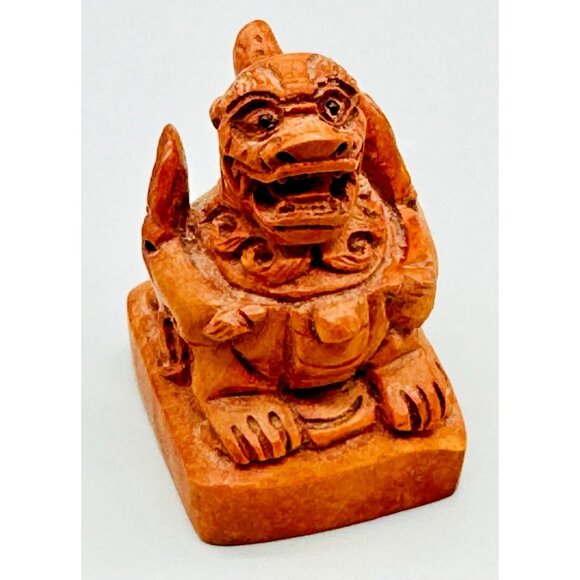 Netsuke Hand Carved Boxwood Foo Dog Toggle Luck Charm 2" Japanese Inro Ojime - Picture 1 of 7